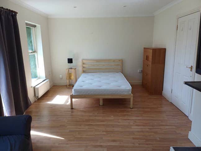 Double Bedroom -available from 10th Feb -CB19LL  Main Photo