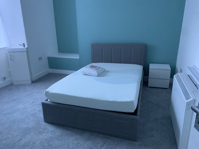 Professional Pool/Redruth Houseshare Main Photo