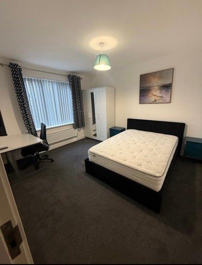 Exceptional Fully Furnished Property Filton Main Photo