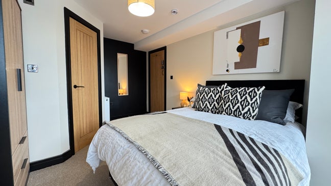 Large Double En-Suite rooms in LS8 - 39ER Main Photo