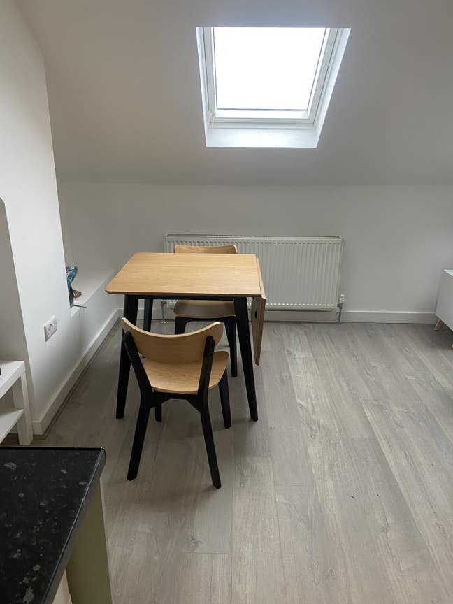 Full one bedroom apartment  Main Photo