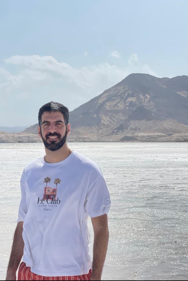 Professional Male seeks a single or double room Main Photo