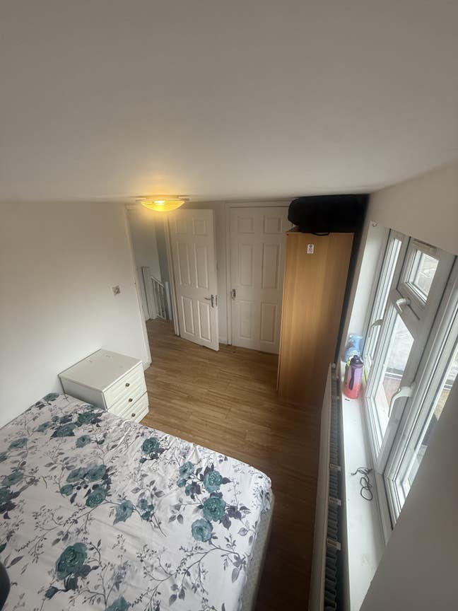 En-suite double room available  Main Photo
