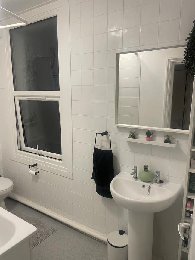 Double Room with own Bathroom  Main Photo