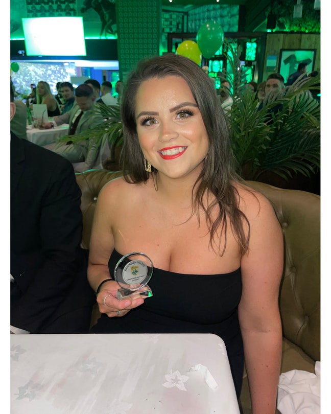 Hi my name is Aising. I’m a 29 year old pro... Main Photo