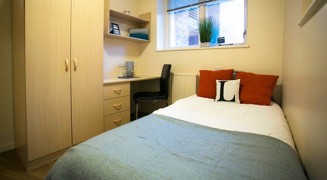 Room to let go Main Photo