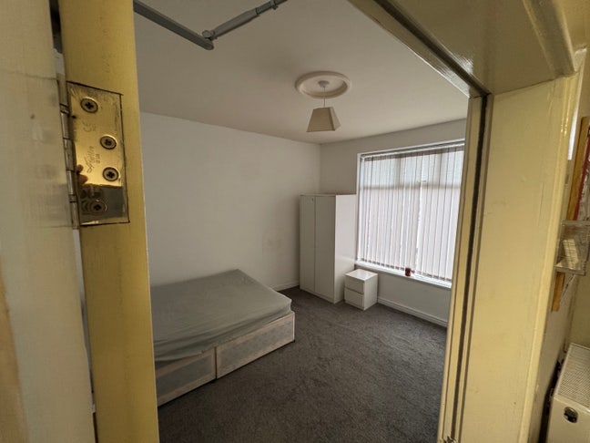 2 rooms to rent in same house  Main Photo