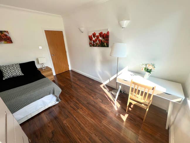 Lovely double room - Isle Of Dogs Main Photo