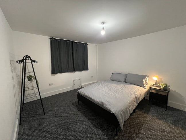 Fully Furnished 6-Bed  Hmo. No Deposit  Main Photo