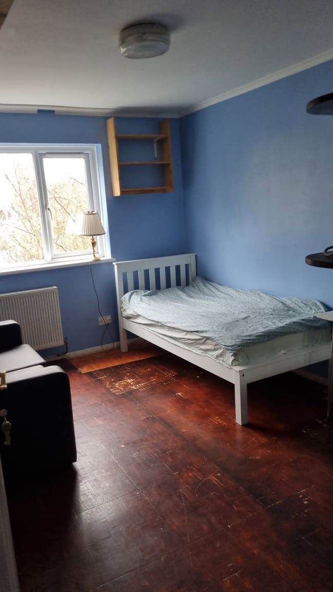 Room to rent Main Photo