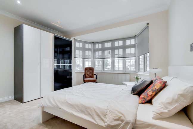 Studio Flat, Brondesbury Park, NW6 Main Photo