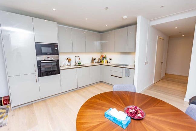 Stylish Double Room & Private Balcony |Female Flat Main Photo