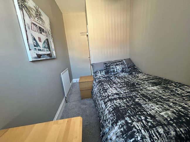 1 Room Available in House Share Main Photo