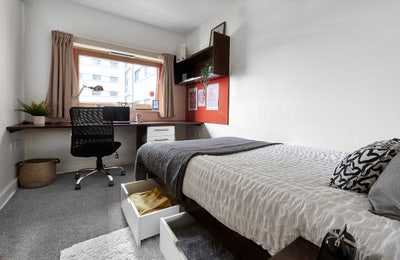 Furnished En-suite Room – Heantun Point Main Photo