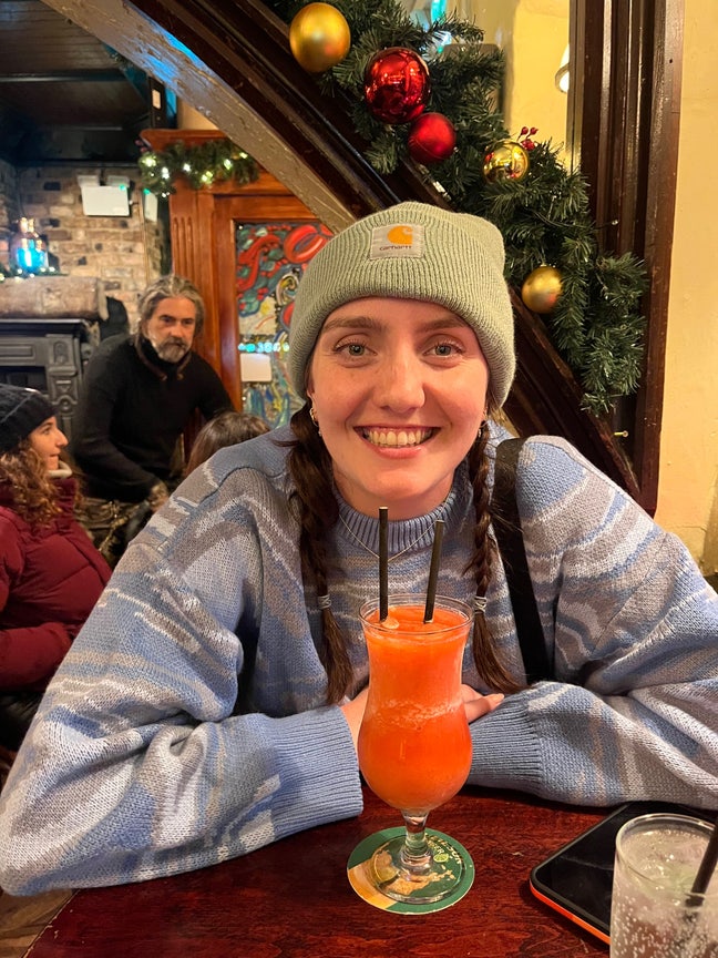 Looking for a room Main Photo