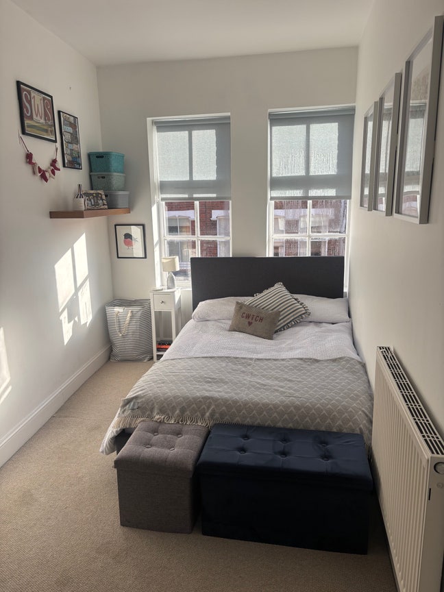 Bright & airy double room in Highbury & Islington Main Photo