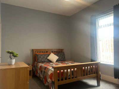 1 Room Available in House Share Main Photo