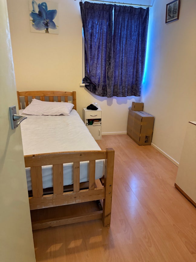 Room for rent (Including BILLs) Main Photo