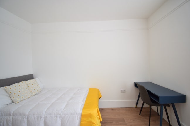 Cosy Room in Clean, Quiet Home! Main Photo