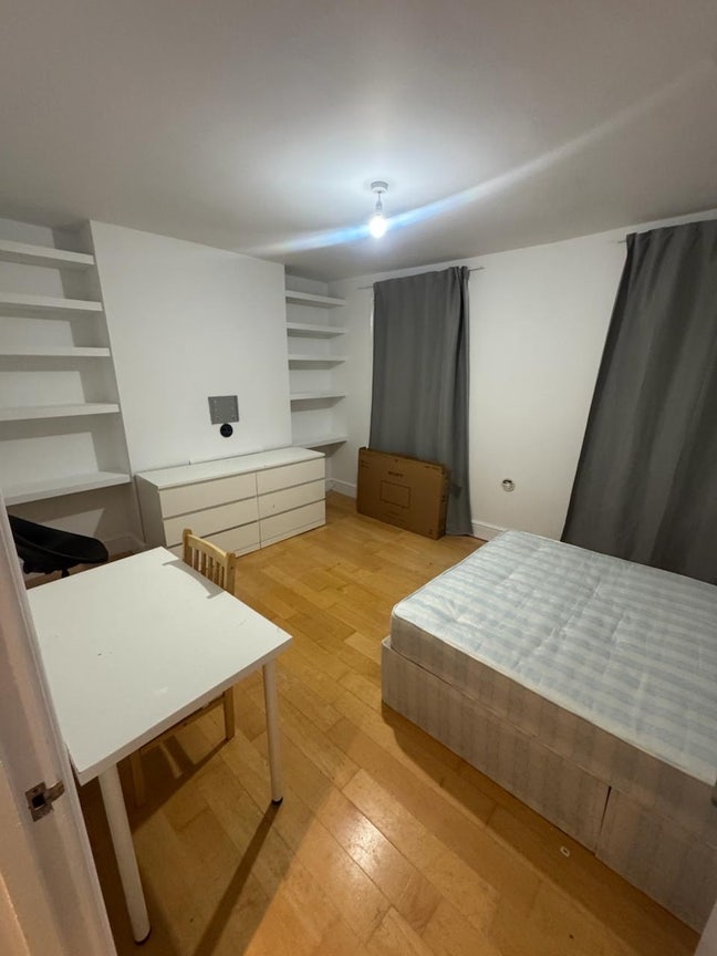 One Room Left! NW10 Based  Main Photo