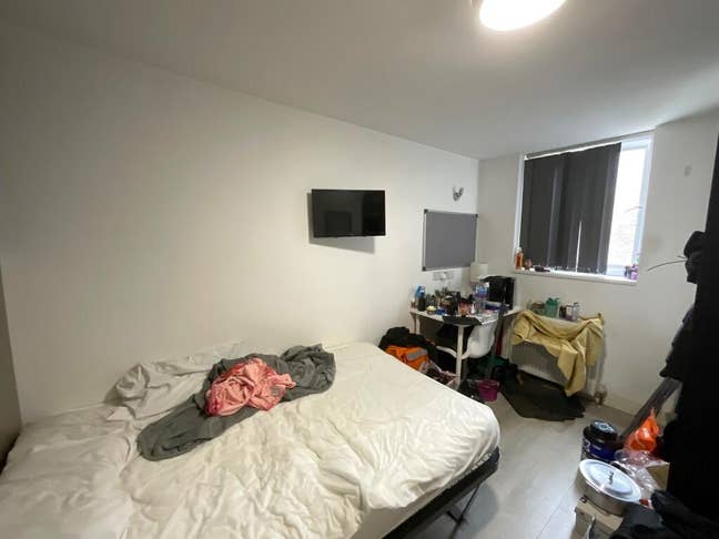 Stunning Top Floor Room inc All Bills! Main Photo