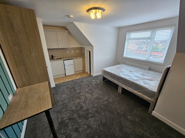 😎💎BRAND NEW En-Suited room in Town Centre💎😎 Main Photo