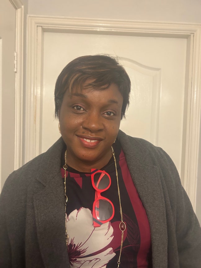 I am a professional female, I am looking for ... Main Photo