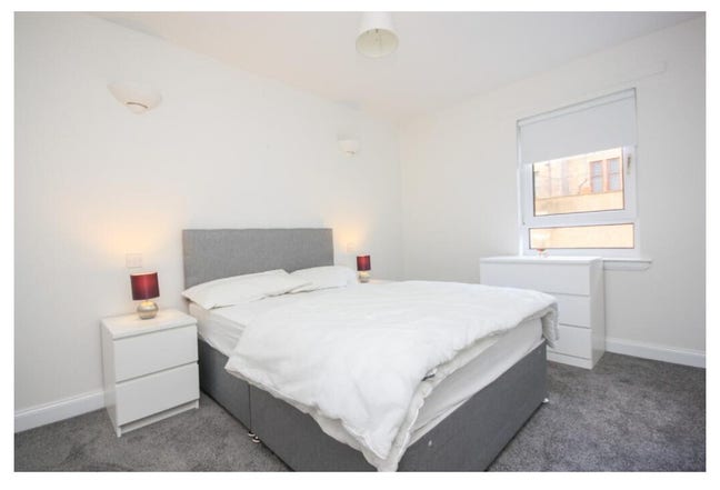 Beautiful room with a separate bathroom available  Main Photo