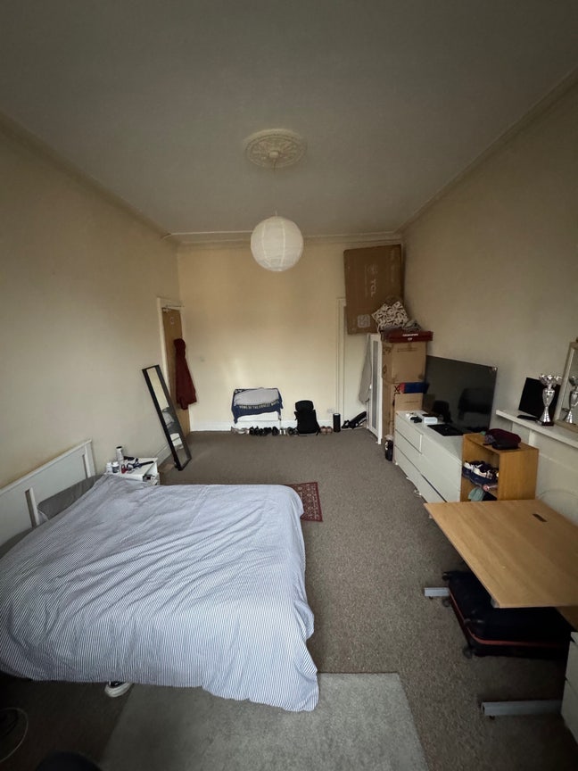 Large double room Glasgow west end Main Photo