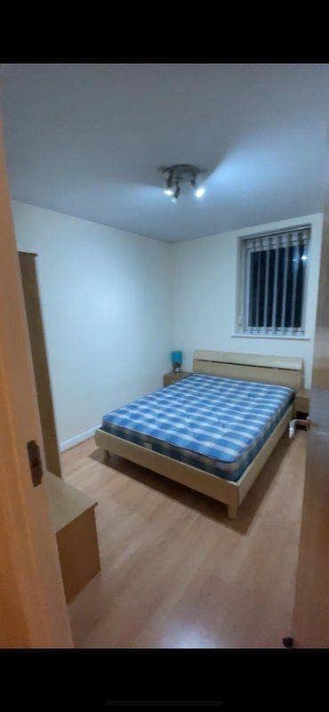 Large Double Room Available in Leeds LS2 8WH Main Photo