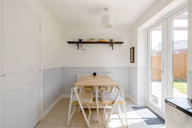 Furnished Master top room with private toilet Main Photo