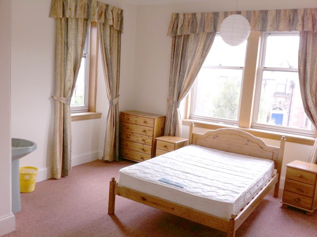 Spacious double room.  Main Photo