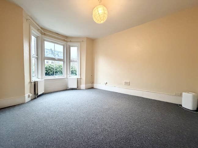 Newly Decorated 2 Bed Garden Flat SW16 Main Photo