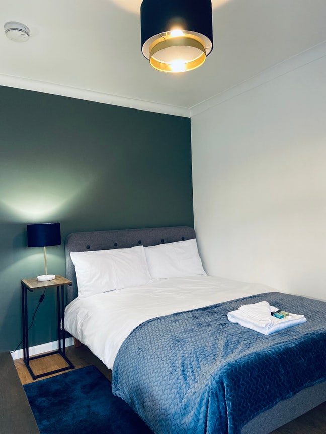 Large and Stylish Double Bedroom Available Main Photo
