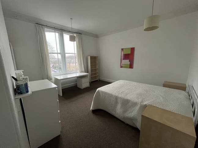 Large double room in spacious flat on 2 floors Main Photo