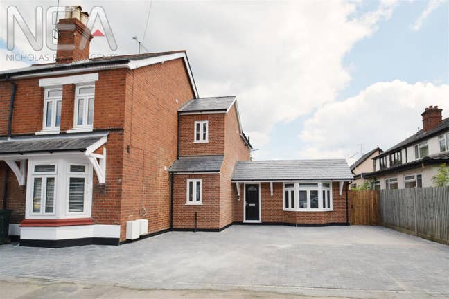 NEW Modern house, St Johns Road, Caversham Main Photo