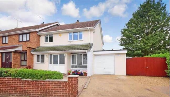 Large Double Room to Rent – Basildon Sky, Netflix Main Photo