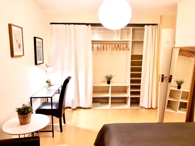 Large double room, Cleaning service twice a week Main Photo