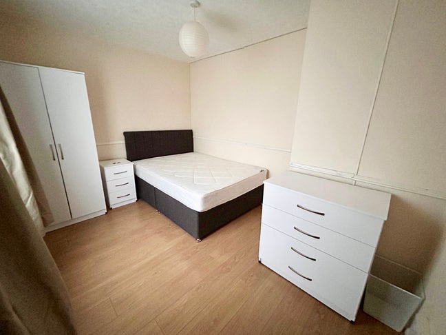 Double bedroom close to Southmead Hospital Main Photo