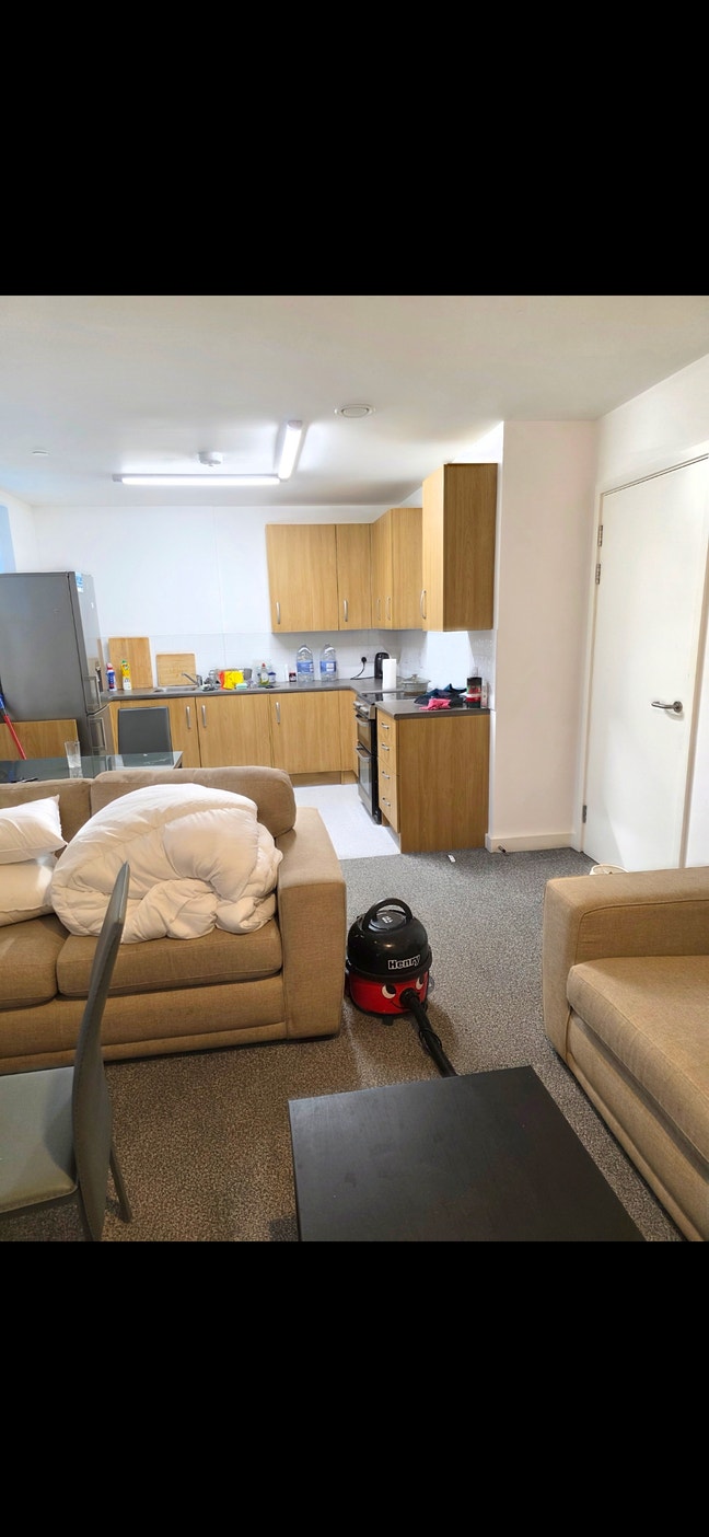 Room to rent Main Photo