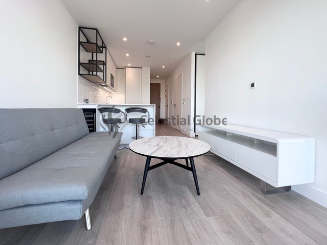 Canal-Side 1 Bed Flat – Wembley &pound;1450 Main Photo