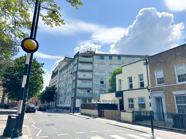 A double room available at Bow Church  Main Photo