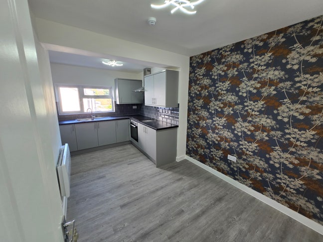 Rooms + private bathroom in newly renovated House Main Photo