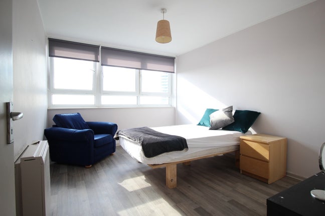 2 Double in a 3 Bed Apartment_Wonderful Views! Main Photo