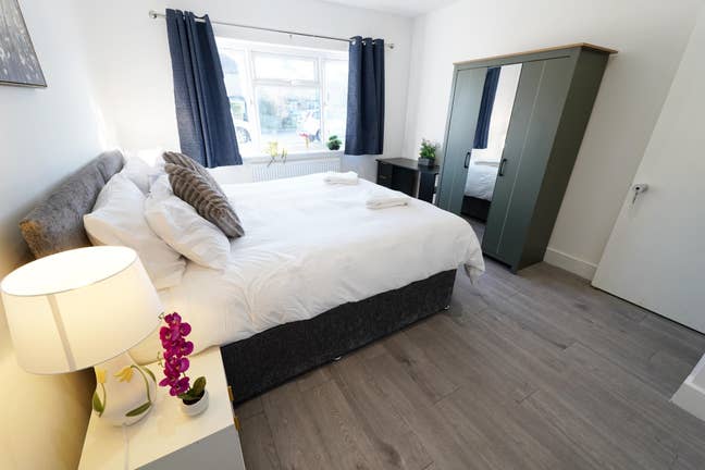 Specious Ensuite & Deluxe Double Rooms Main Photo