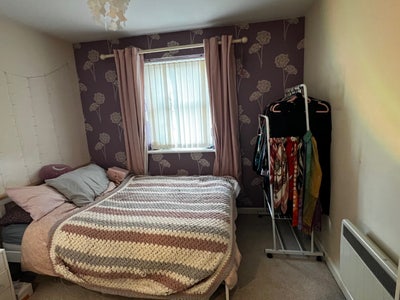 Partially furnished room near airport!  Main Photo