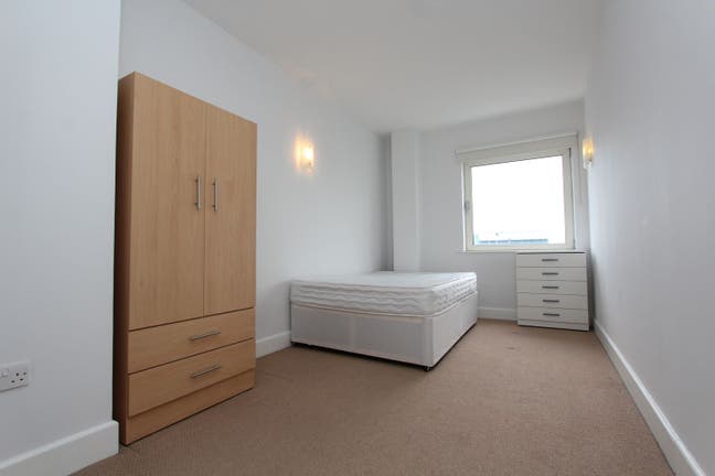 On the Way to Tower Hill - Modern Room-Calling Now Main Photo