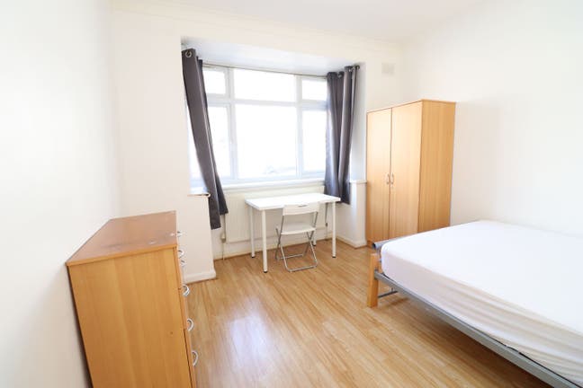 New bright rooms for February in Stratford E15 Main Photo