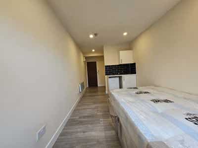DSS - Studio Flat Available in Southall Ealing UB2 Main Photo
