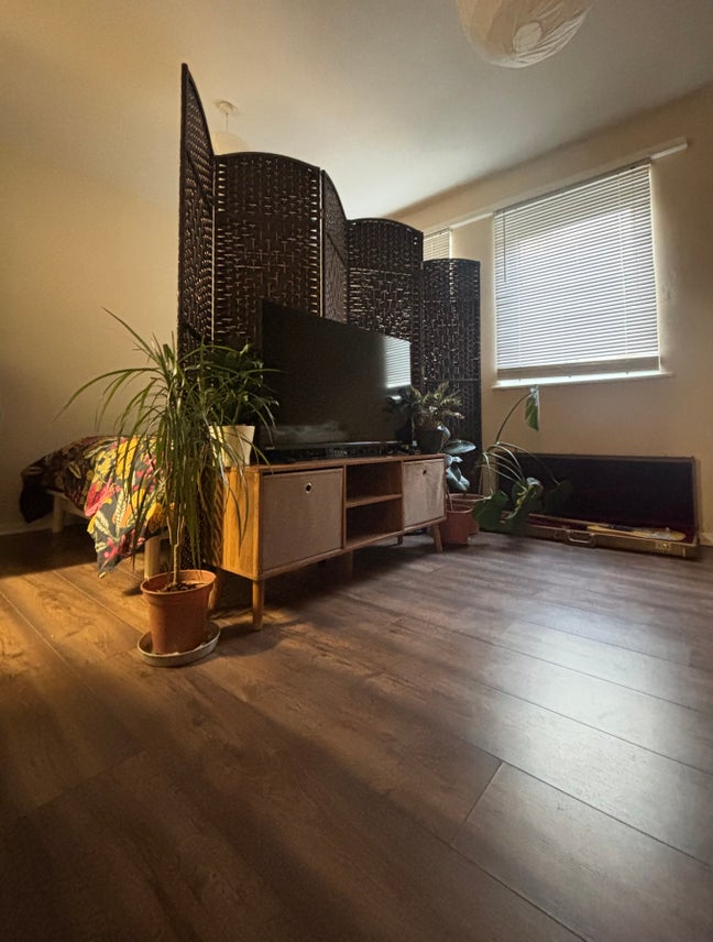 Short let studio in Hotwells Main Photo